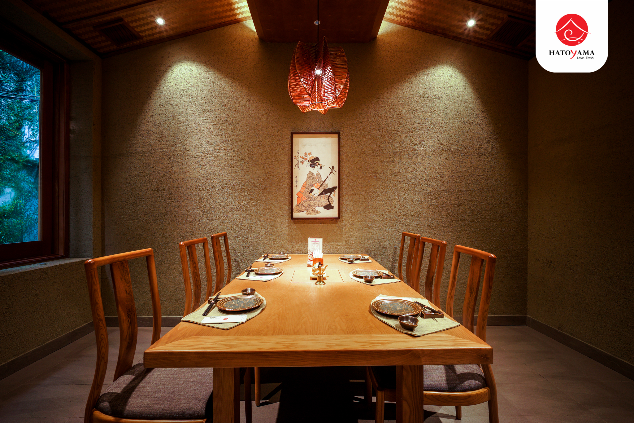 Không gian nhà hàng mang phong cách Nhật Bản và chú trọng sự riêng tư