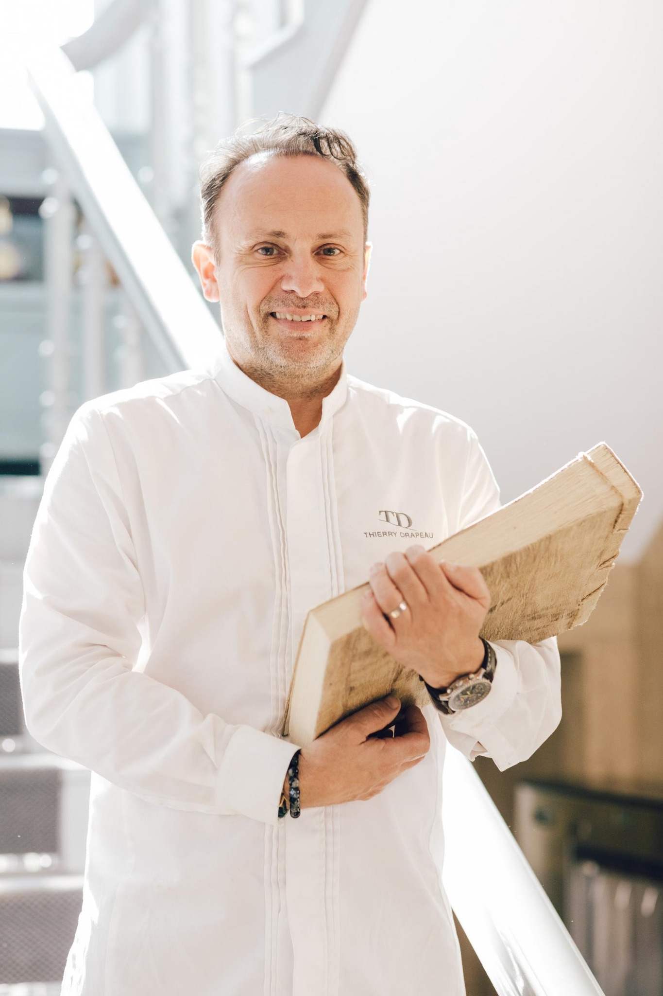 Chef Thierry Drapeau - Đầu bếp Pháp đạt 2 sao Michelin, “Nhạc trưởng” của bữa tiệc
