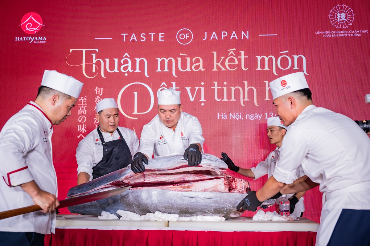 Xẻ cá trông trăng - Đón rằm tháng Tám